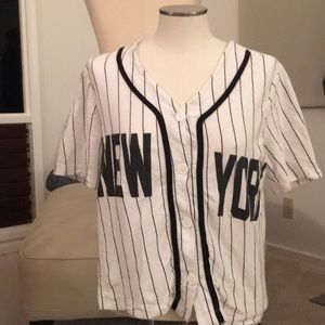 New York women’s v neck button down jersey top